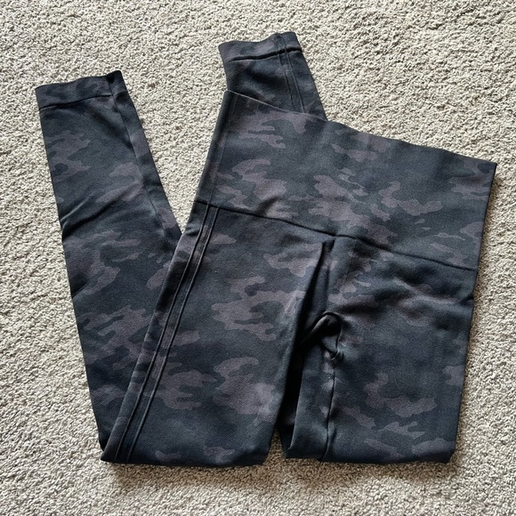 Spanx Look At Me Now Leggings Size M High Rise Camouflage Seamless Shapewear - Picture 2 of 4